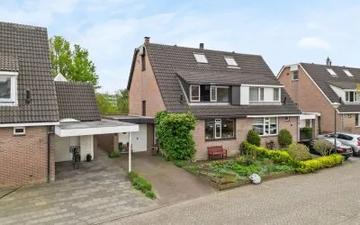 Twee-onder-één-kap te koop: Boterbloemweide 41, Molenvliet-West Woerden