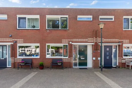 Terraced house for sale: Boterstraat 37, Oostbuurt Vlaardingen