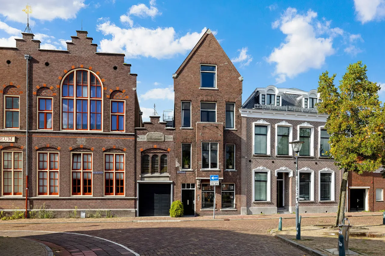 Hoekwoning te koop: Bothniakade 1, Sneek