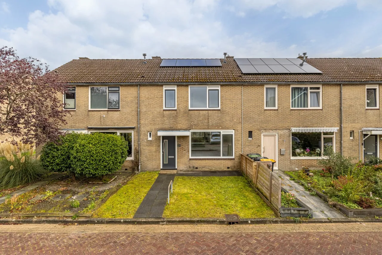 Tussenwoning te koop: Botnische Golf 25, Veendam