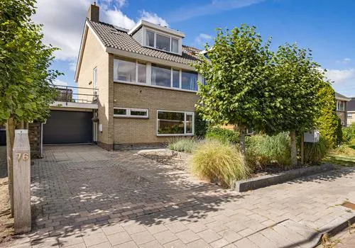 Corner house for sale: Bottinge 76, Stadsfenne Sneek