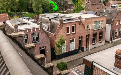 Twee-onder-één-kap te koop: Boulevard Antverpia 29, Heerma van Vossstraat-Molenbeek Roosendaal