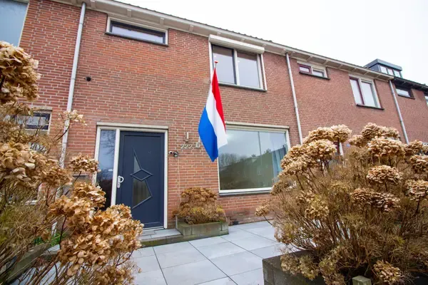 Tussenwoning te koop: Bourgondiëweg 222, Princenhof Bovenkarspel Bovenkarspel