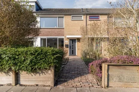 Tussenwoning te koop: Bourgondiëweg 69, Princenhof Bovenkarspel Bovenkarspel