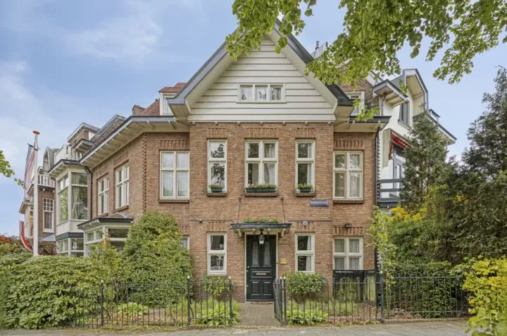Tussenwoning te koop: Bouriciusstraat 21, Burgemeesterswijk Arnhem