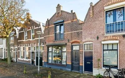 Tussenwoning te koop: Bouwen Ewoutstraat 60, Scheldestraat e.o. Vlissingen