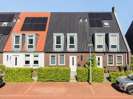 Tussenwoning te koop: Bouweslân 28, Goutum Goutum