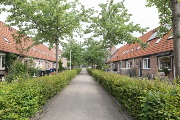 Tussenwoning te koop: Boven Wijde 13, Waterwijk West Almere