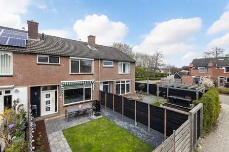 Tussenwoning te koop: Bovenkruier 16, Puttershoek Woonkern Puttershoek