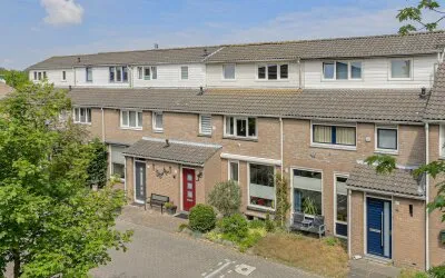 Tussenwoning te koop: Bovenmoeren 8, Kievitsloop Breda