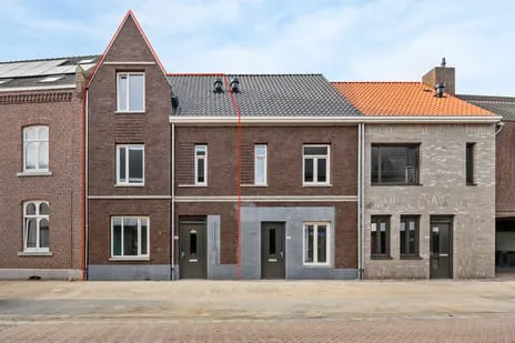 Tussenwoning te koop: Bovenste straat 44C, Echt Centrum Echt