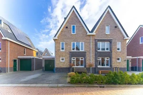 Twee-onder-één-kap te koop: Bovenweid 14, Bangert en Oosterpolder - Buurt 35 06 Blokker