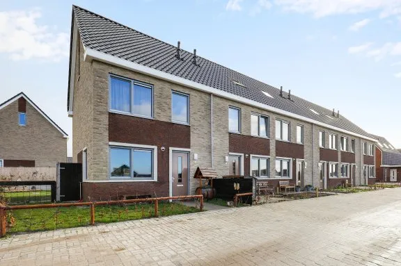 Tussenwoning te huur: Braamberg 6, Buurt 4 Zeewolde
