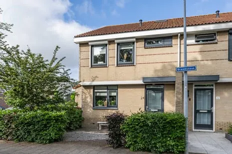 Corner house for sale: Braamstove 24, Ouddorp zuid Ouddorp