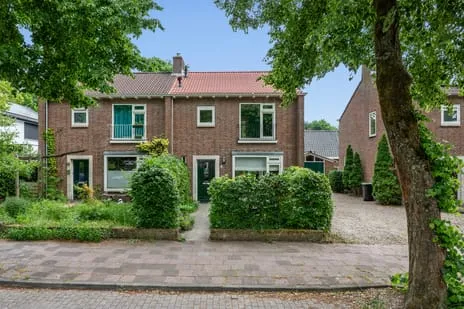 Twee-onder-één-kap te koop: Braamweg 53, Soest Zuid Soest