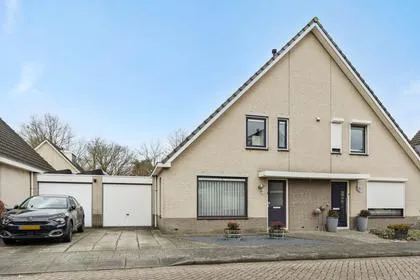 Tussenwoning te koop: Brabanthof 16, Helmond