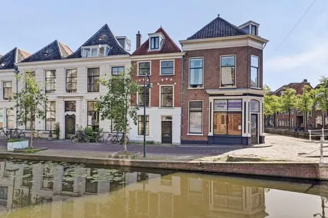 Tussenwoning te koop: Brabantse Turfmarkt 16, In de Veste Delft