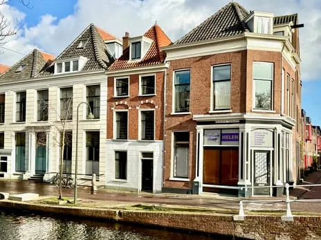 Tussenwoning te koop: Brabantse Turfmarkt 16, In de Veste Delft
