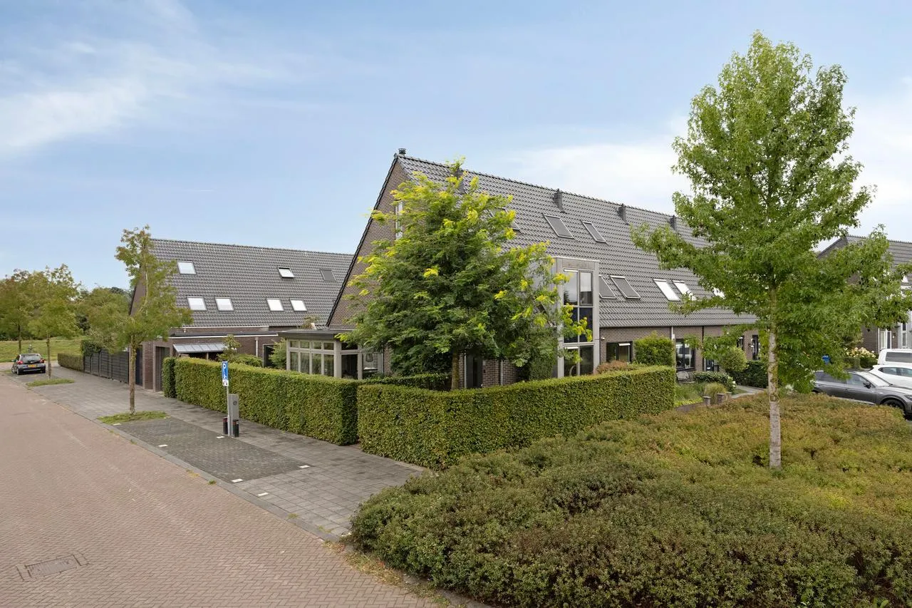 Hoekwoning te koop: Brahmalaan 1, Barneveld