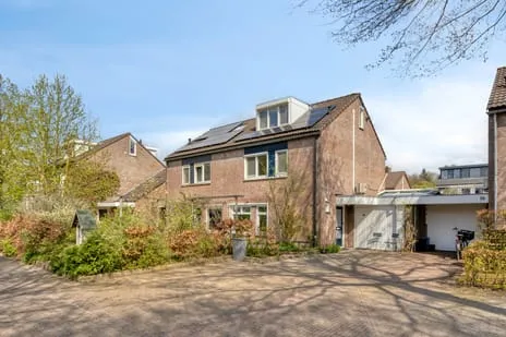 Tussenwoning te koop: Brahmslaan 11, Ekenrooi Waalre