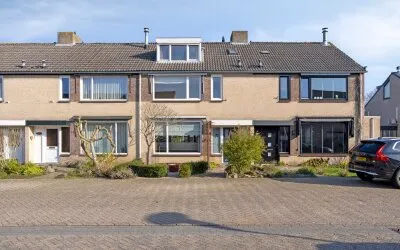 Tussenwoning te koop: Brahmslaan 18, Zwanenbeemd Helmond