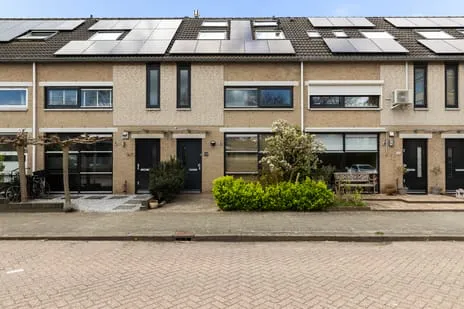 Tussenwoning te koop: Brahmsstraat 129, Paganinibuurt Capelle Aan Den Ijssel