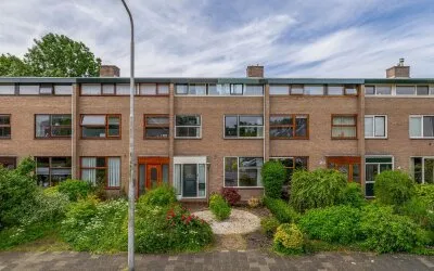 Tussenwoning te koop: Brahmsstraat 22, Componistenbuurt Lisse
