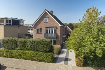 Vrijstaande woning te koop: Brahmsstraat 49, Barendrecht