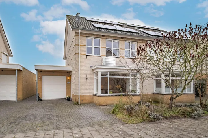 Twee-onder-één-kap te koop: Braksân 167, Zuiderburen Leeuwarden
