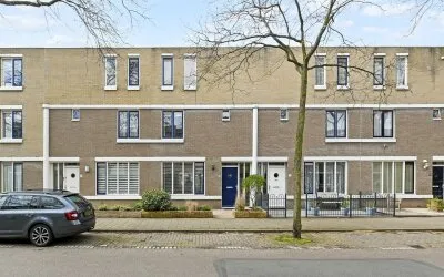 Tussenwoning te koop: Bram Frosstraat 19, Kom Loosduinen 'S-Gravenhage