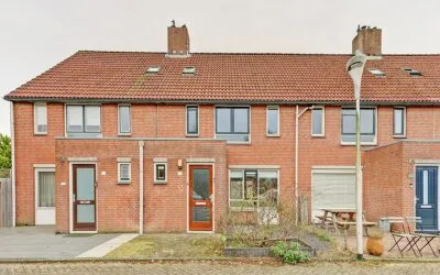 Tussenwoning te koop: Bramengaarde 35, Houten