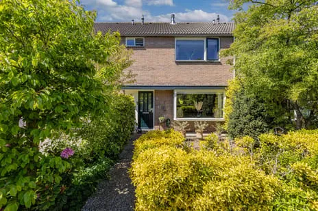 Tussenwoning te koop: Branding 4, Stad en Lande Huizen