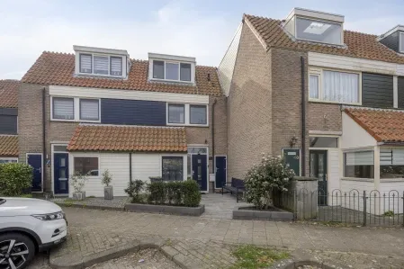 Tussenwoning te koop: Branding 42, Gorsingen Hoeck Hellevoetsluis