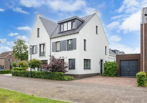 Twee-onder-één-kap te koop: Brandrodehof 12, Teteringen Teteringen