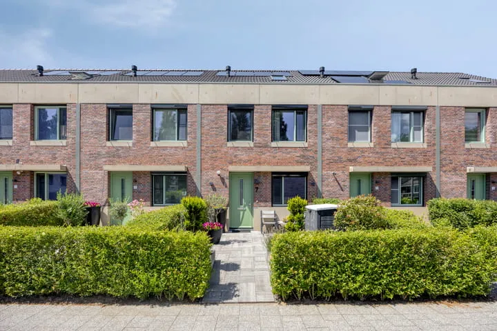Terraced house for sale: Brasemstraat 7, Hoogvliet Zuid Hoogvliet Rotterdam