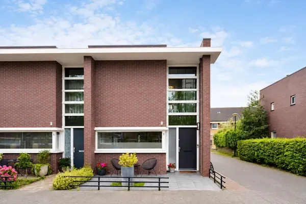 Hoekwoning te koop: Bratislavahof 18, Lage Veld 'S-Gravenhage