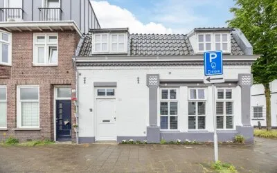 Corner house for sale: Bredaseweg 170, Sint Anna Noord Tilburg