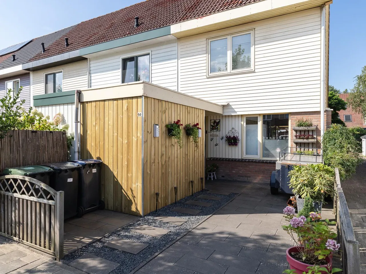Hoekwoning te koop: Bredaweg 14, Almere