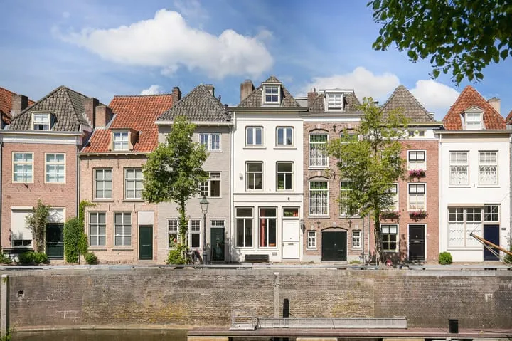 Terraced house for sale: Brede Haven 41, Binnenstad centrum 'S-Hertogenbosch