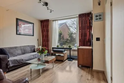 Tussenwoning te koop: Bredehof 27, Vreewijk Rotterdam