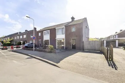 Twee-onder-één-kap te koop: Bredestraat 83, Brouwersland Huissen