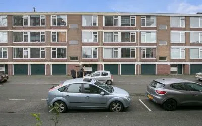 Appartement te koop: Bredevoorde 96, Zuidwijk Rotterdam