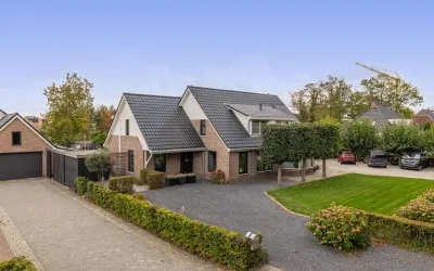 Twee-onder-één-kap te koop: Bredeweg 15, West 2 Waddinxveen