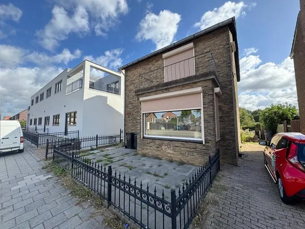 Huurwoning: Bredeweg 373 in Roermond - €1.450 per maand - 175m²