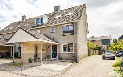 Hoekwoning te koop: Breedewaij 64, Wielwijk-zuid Hardinxveld-Giessendam