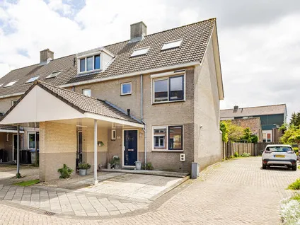 Hoekwoning te koop: Breedewaij 64, Wielwijk-zuid Hardinxveld-Giessendam