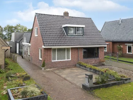 Twee-onder-één-kap te koop: Breedijk 14, Ryptsjerk