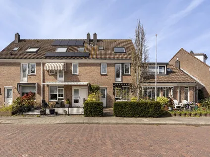 Tussenwoning te koop: Breedweerlaan 5, Breedweer Heemskerk