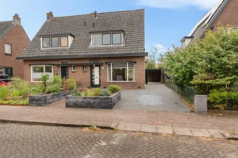 Twee-onder-één-kap te koop: Breegraven 116, Dorp Warnsveld Warnsveld