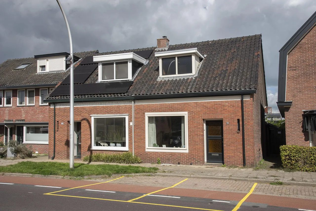 Twee-onder-één-kap te koop: Breemarsweg 228, Hengelo